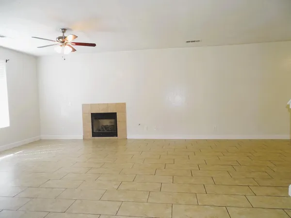 $454,900 | 1325 South Bailey Avenue, Fresno, CA 93727