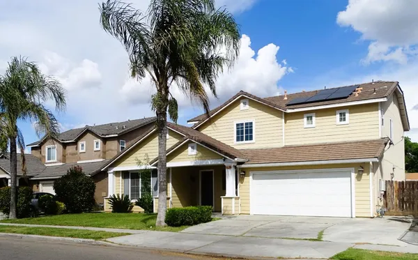 $454,900 | 1325 South Bailey Avenue, Fresno, CA 93727