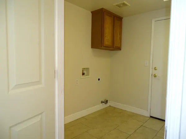 $454,900 | 1325 South Bailey Avenue, Fresno, CA 93727