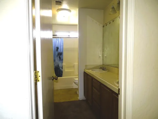 $454,900 | 1325 South Bailey Avenue, Fresno, CA 93727