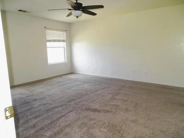 $454,900 | 1325 South Bailey Avenue, Fresno, CA 93727