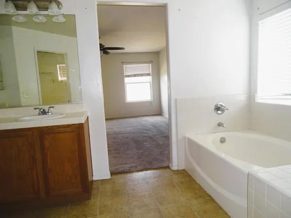 $454,900 | 1325 South Bailey Avenue, Fresno, CA 93727