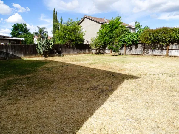 $454,900 | 1325 South Bailey Avenue, Fresno, CA 93727