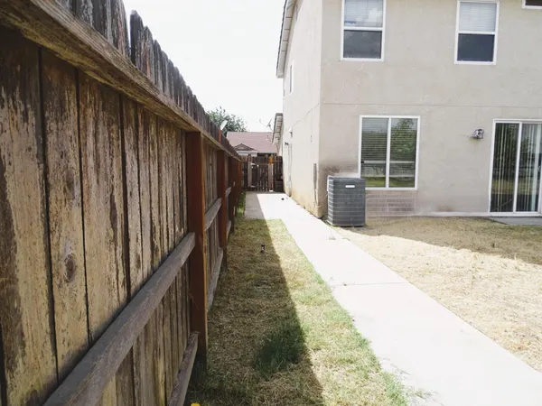 $454,900 | 1325 South Bailey Avenue, Fresno, CA 93727