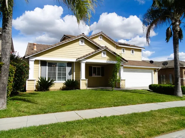 $454,900 | 1325 South Bailey Avenue, Fresno, CA 93727