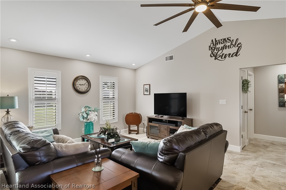 39 Quail Roost Road Lake Placid, FL 33852 - Photo 3 of 31 Gallery Image 3