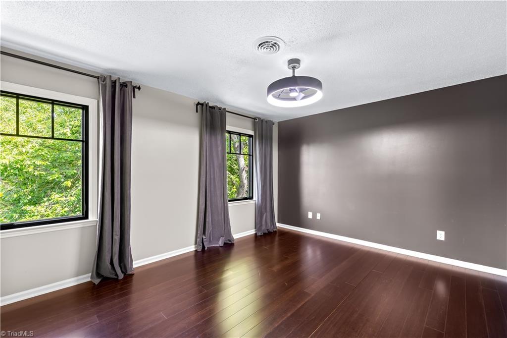 1601 Guilford College Road Jamestown, NC 27282 - Photo 34 of 40