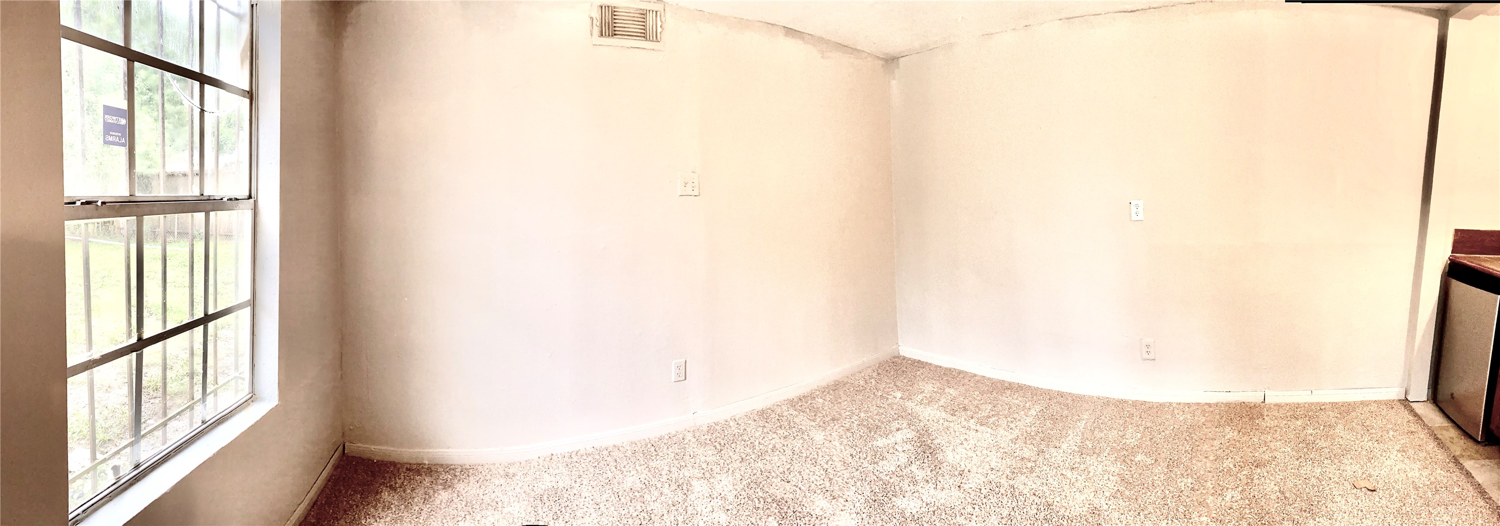 7603 Greendowns Street, Unit B Houston, TX 77087 - Photo 10 of 12 a view of a livingroom and a window