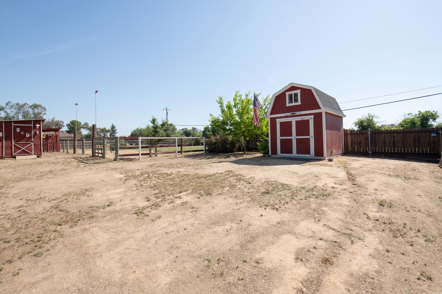 37715 Cloverleaf Avenue Madera, CA 93636 - Photo 40 of 55