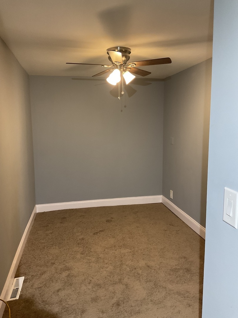 518 Tyler Drive Carpentersville, IL 60110 - Photo 11 of 23