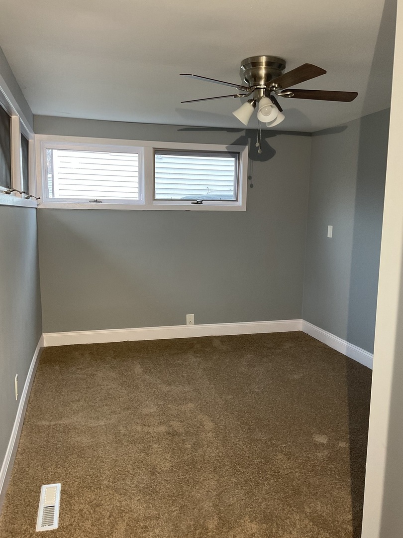 518 Tyler Drive Carpentersville, IL 60110 - Photo 13 of 23