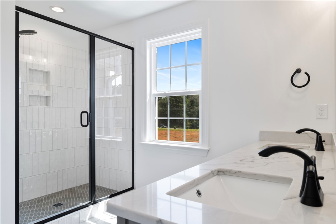 207 Branford Street, Unit SUN0132 Anderson, SC 29625 - Photo 20 of 46 Premier Bath