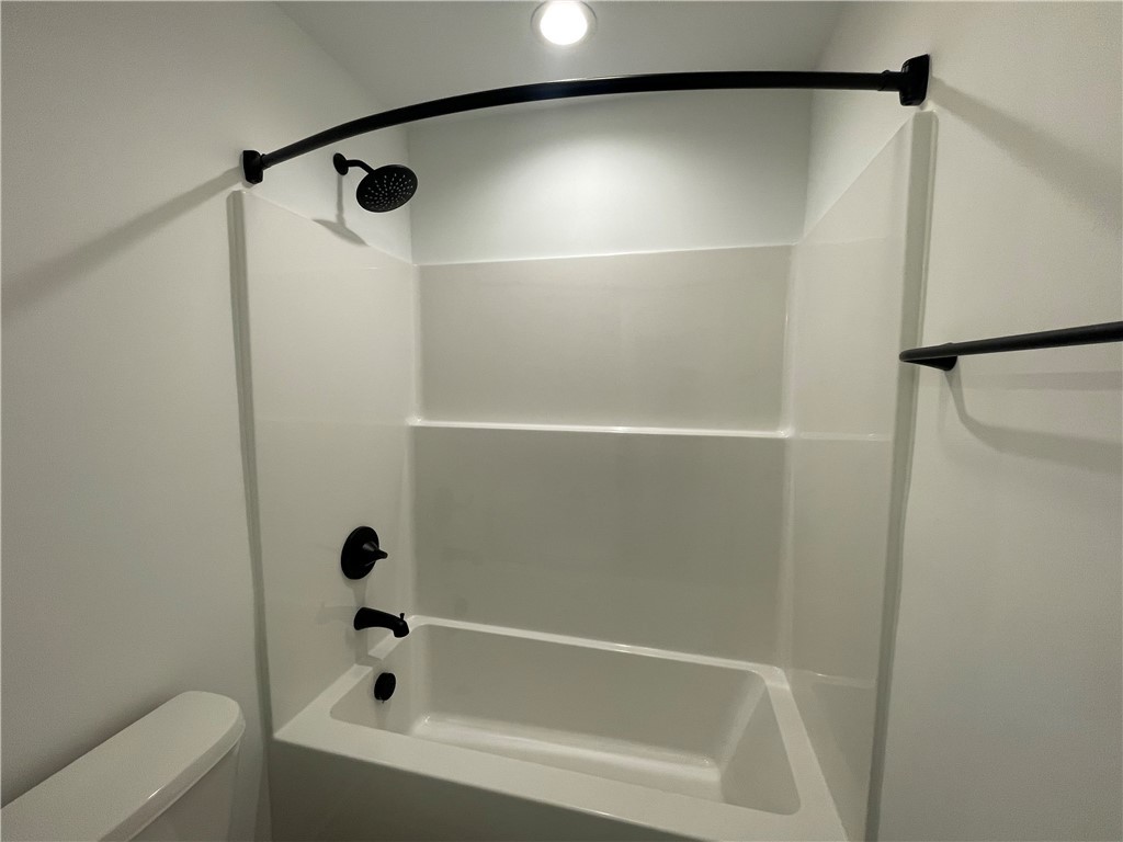 207 Branford Street, Unit SUN0132 Anderson, SC 29625 - Photo 35 of 46 Bath 2