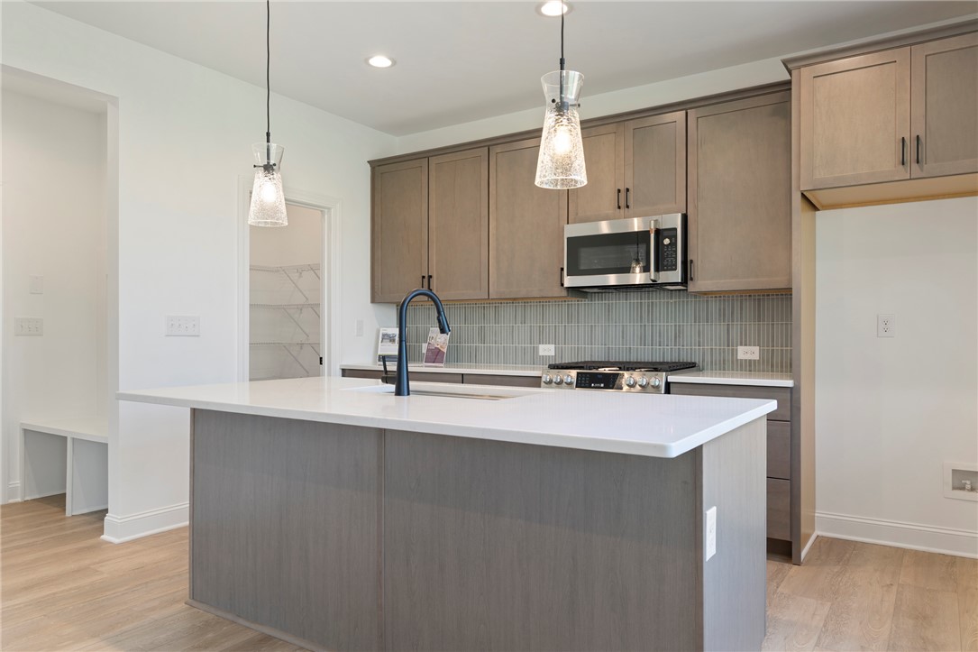 207 Branford Street, Unit SUN0132 Anderson, SC 29625 - Photo 7 of 46 Kitchen