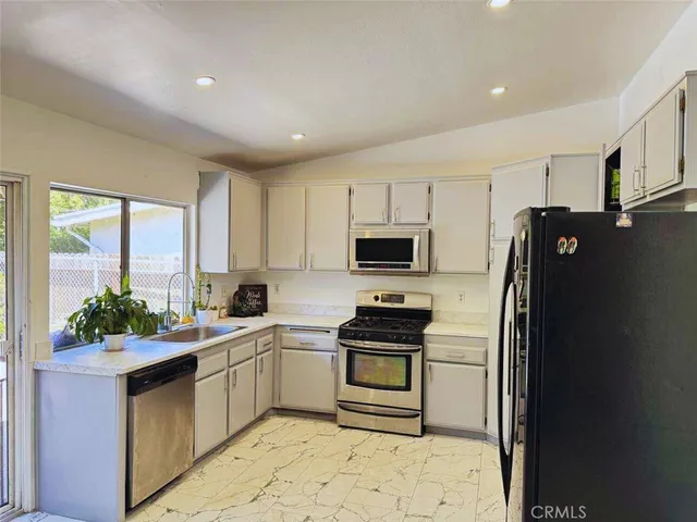 $815,000 | 24389 La Glorita Circle, Newhall, CA 91321
