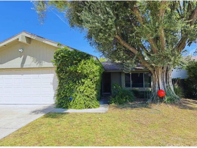 $815,000 | 24389 La Glorita Circle, Newhall, CA 91321