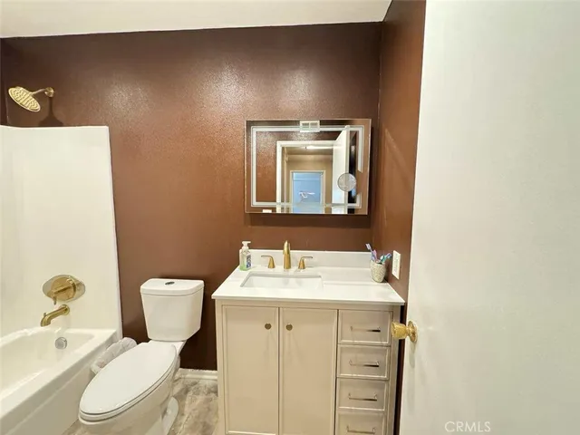 $815,000 | 24389 La Glorita Circle, Newhall, CA 91321