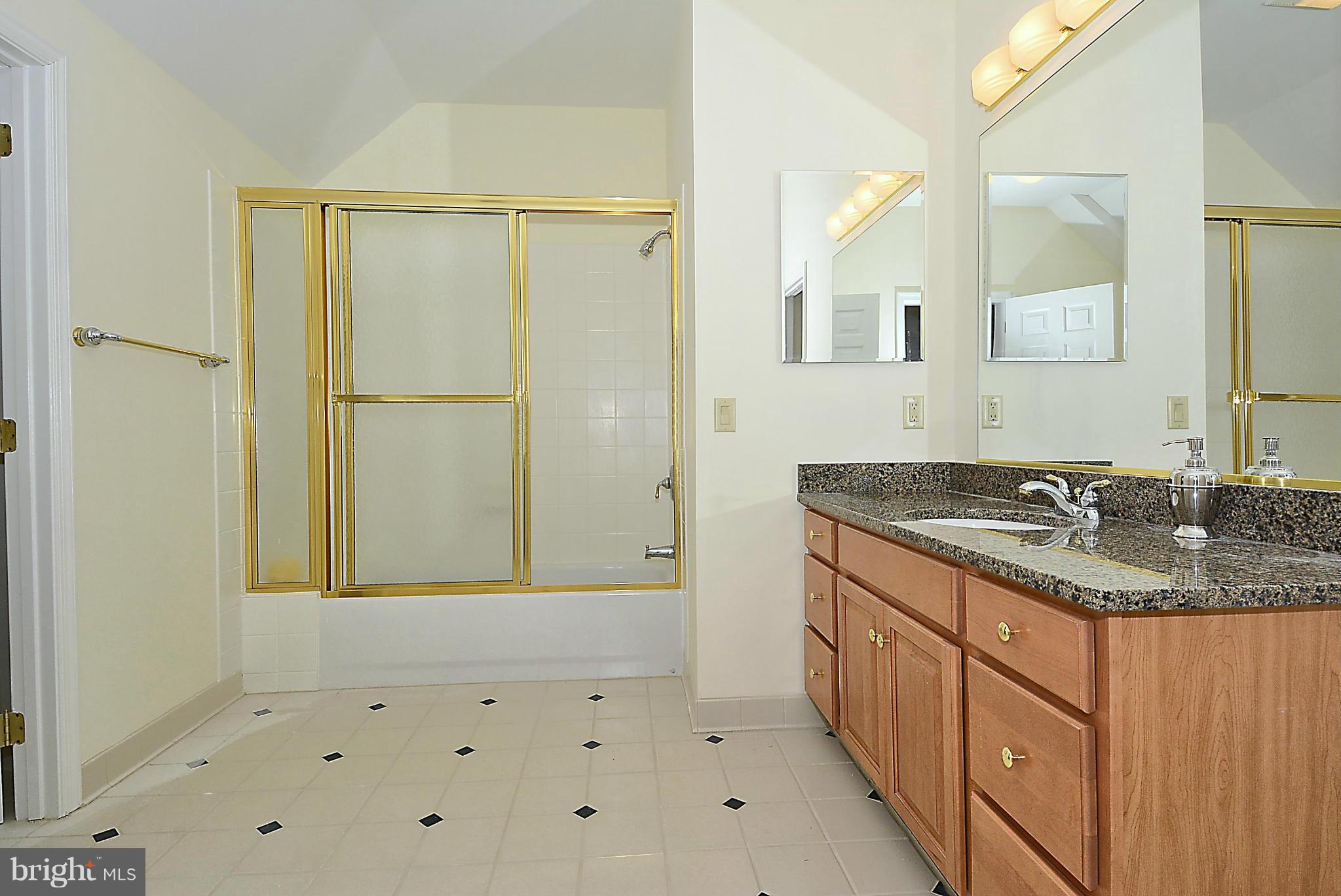 4018 Cadle Creek Road Edgewater, MD 21037 - Photo 18 of 28 Bath