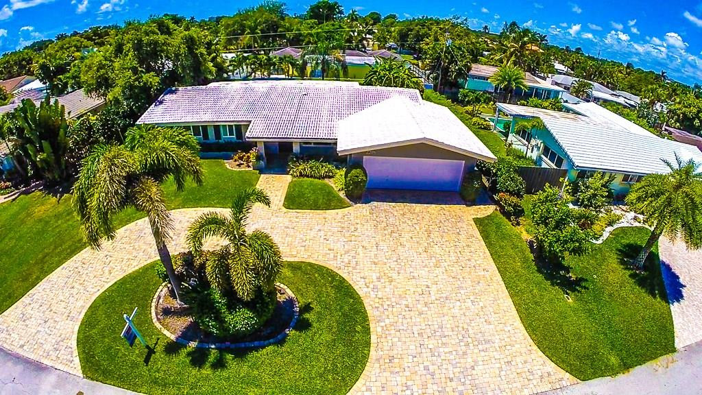 2218 Northeast 31st Street Lighthouse Point, FL 33064 - Photo 2 of 37 Photo 2