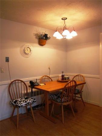 10 Carol Ann Road Lynnfield, MA 01940 - Photo 11 of 24 Gallery Image 11