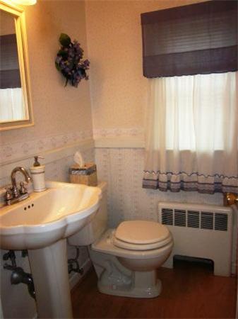10 Carol Ann Road Lynnfield, MA 01940 - Photo 19 of 24 Gallery Image 19