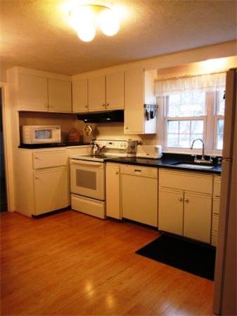 10 Carol Ann Road Lynnfield, MA 01940 - Photo 9 of 24 Gallery Image 9