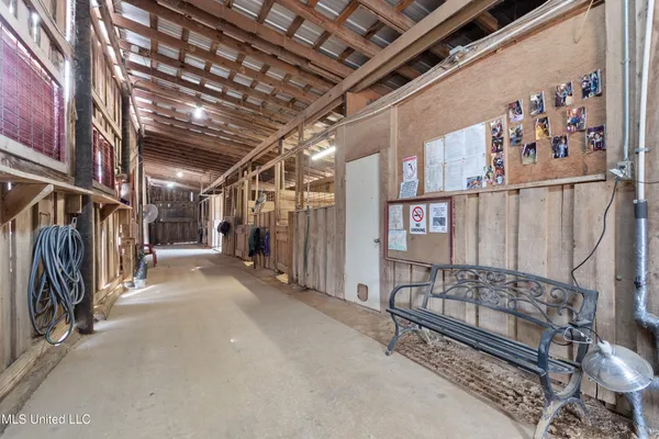 $675,000 | 9142 Mineral Wells Road, Olive Branch, MS 38654