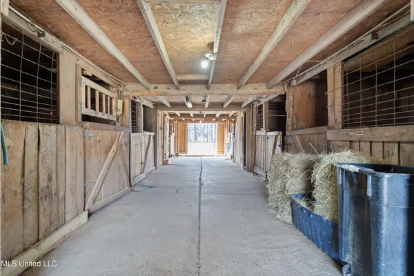 $675,000 | 9142 Mineral Wells Road, Olive Branch, MS 38654