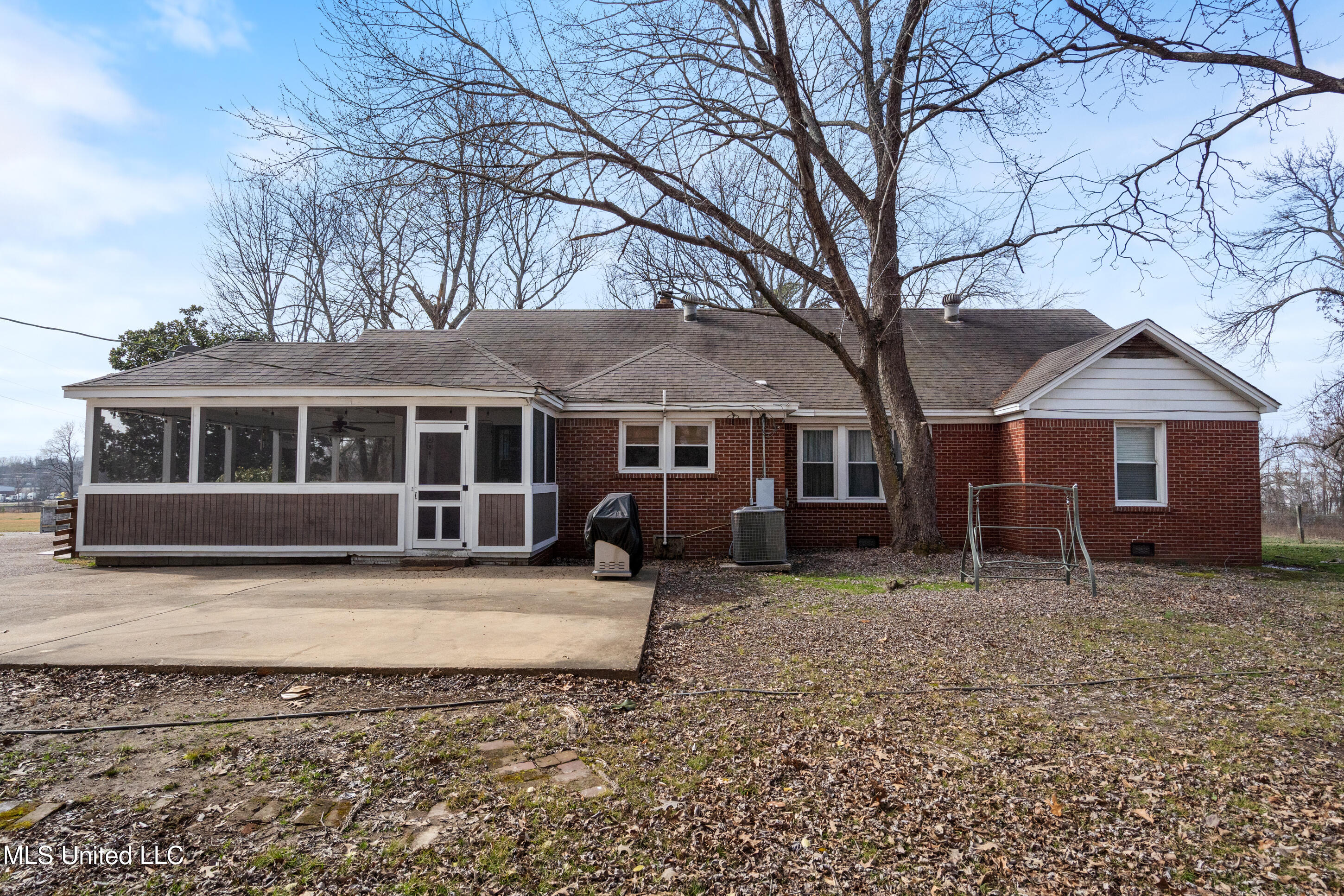 9142 Mineral Wells Road Olive Branch, MS 38654 - Photo 40 of 68 Back View