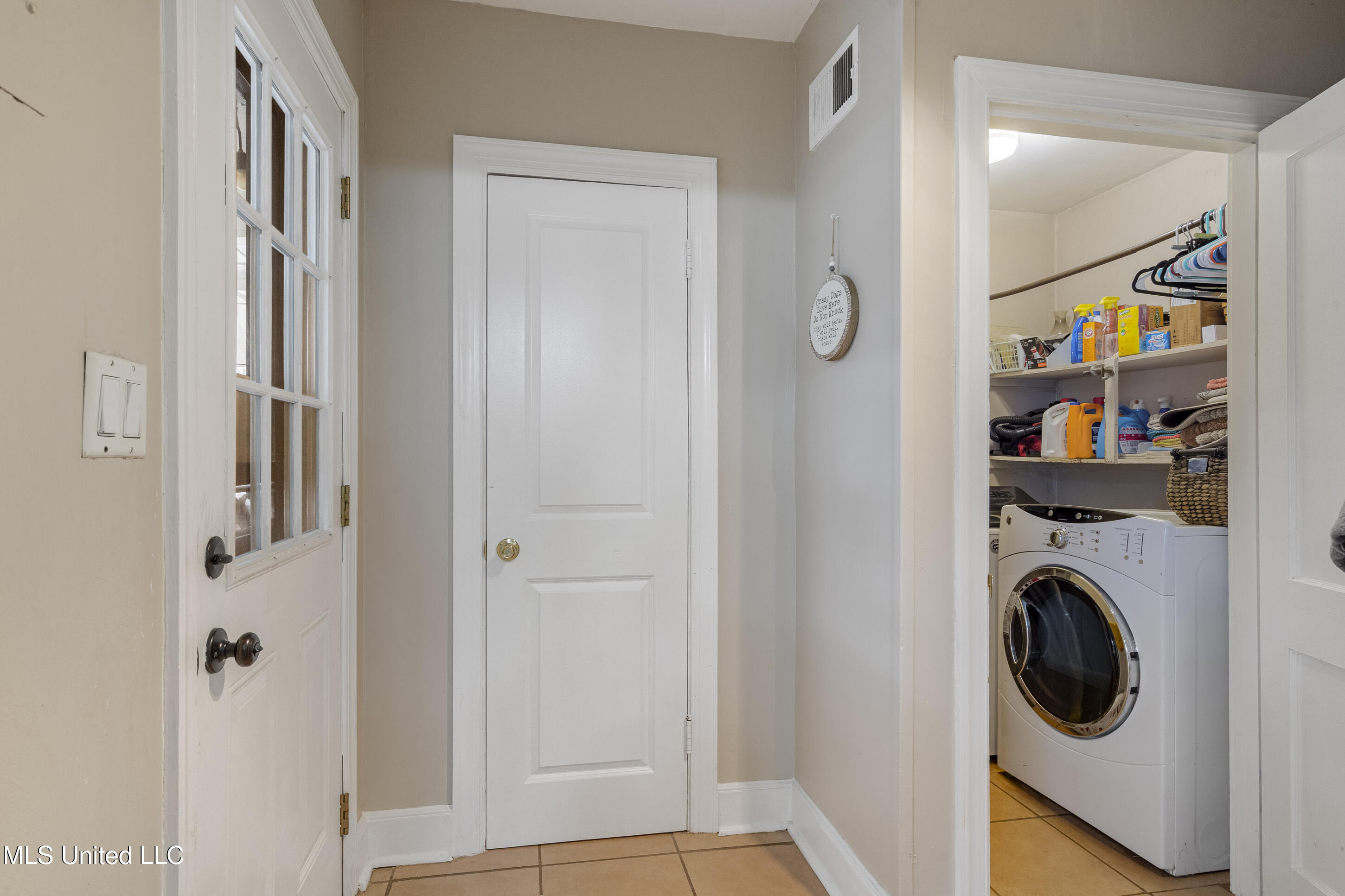 9142 Mineral Wells Road Olive Branch, MS 38654 - Photo 45 of 68 Pantry View