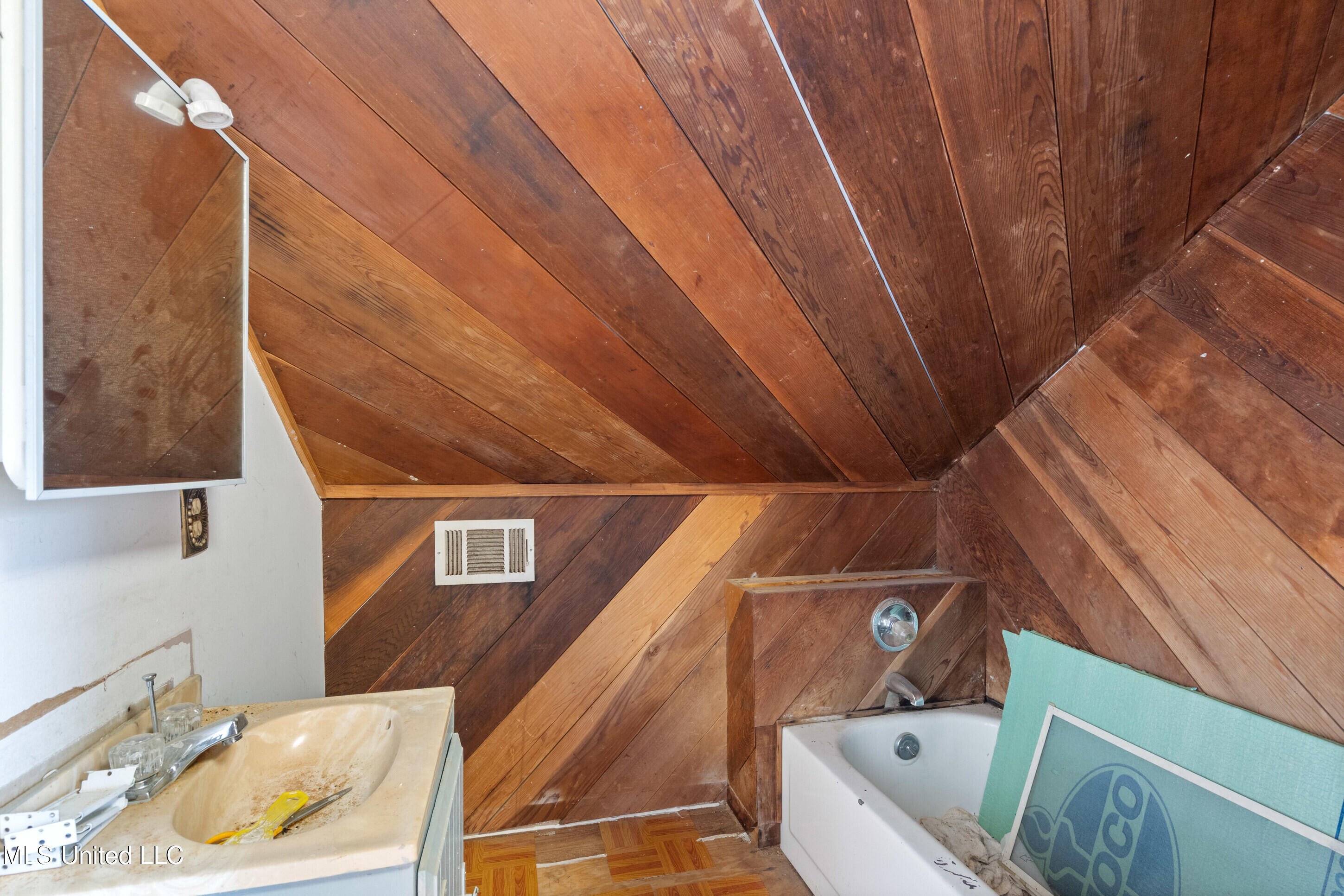 9142 Mineral Wells Road Olive Branch, MS 38654 - Photo 52 of 68 Bathroom