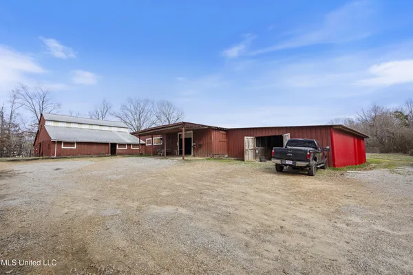 $675,000 | 9142 Mineral Wells Road, Olive Branch, MS 38654