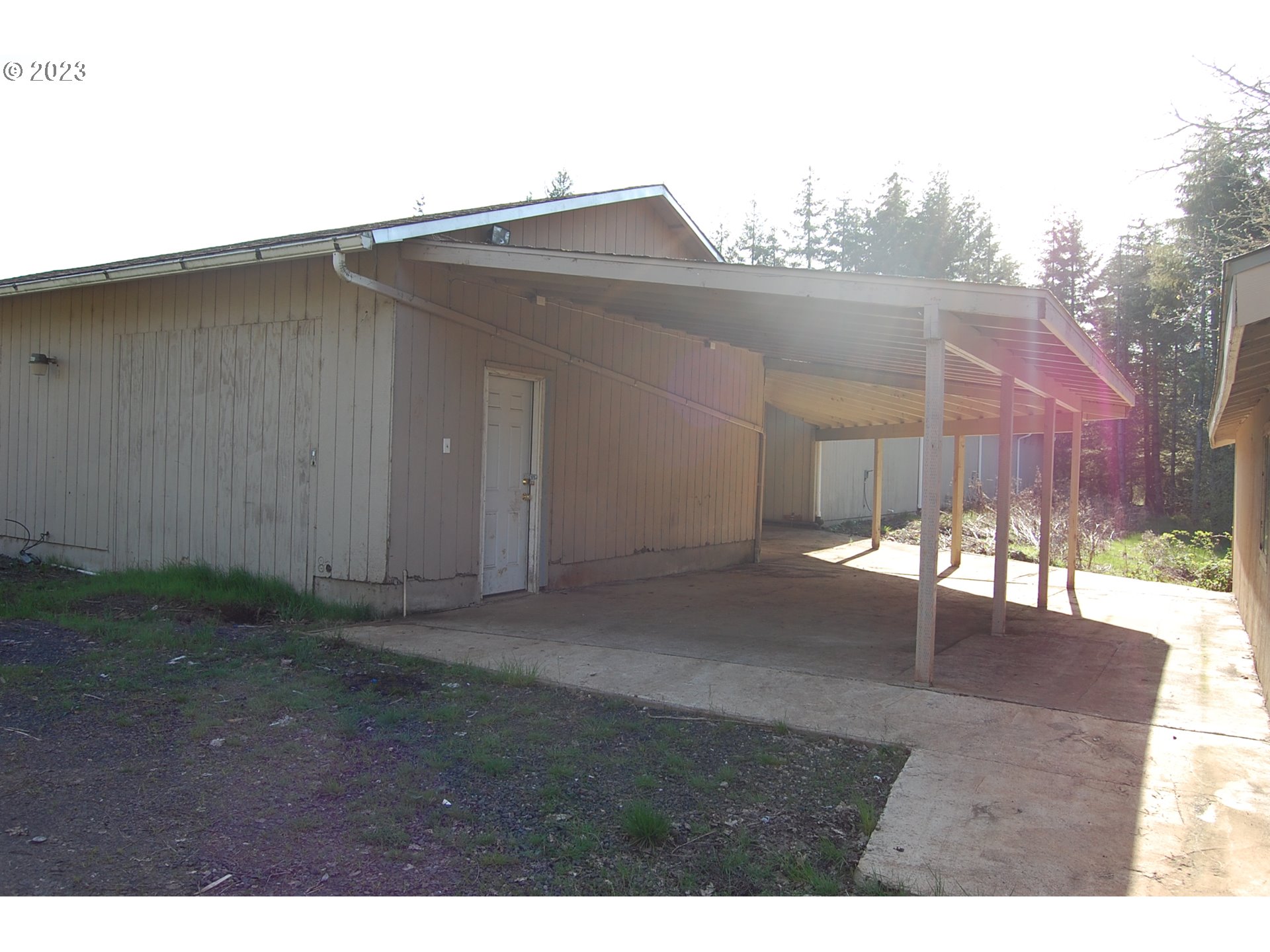 5145 Red Prairie Road Sheridan, OR 97378 - Photo 26 of 43 a backyard of a house