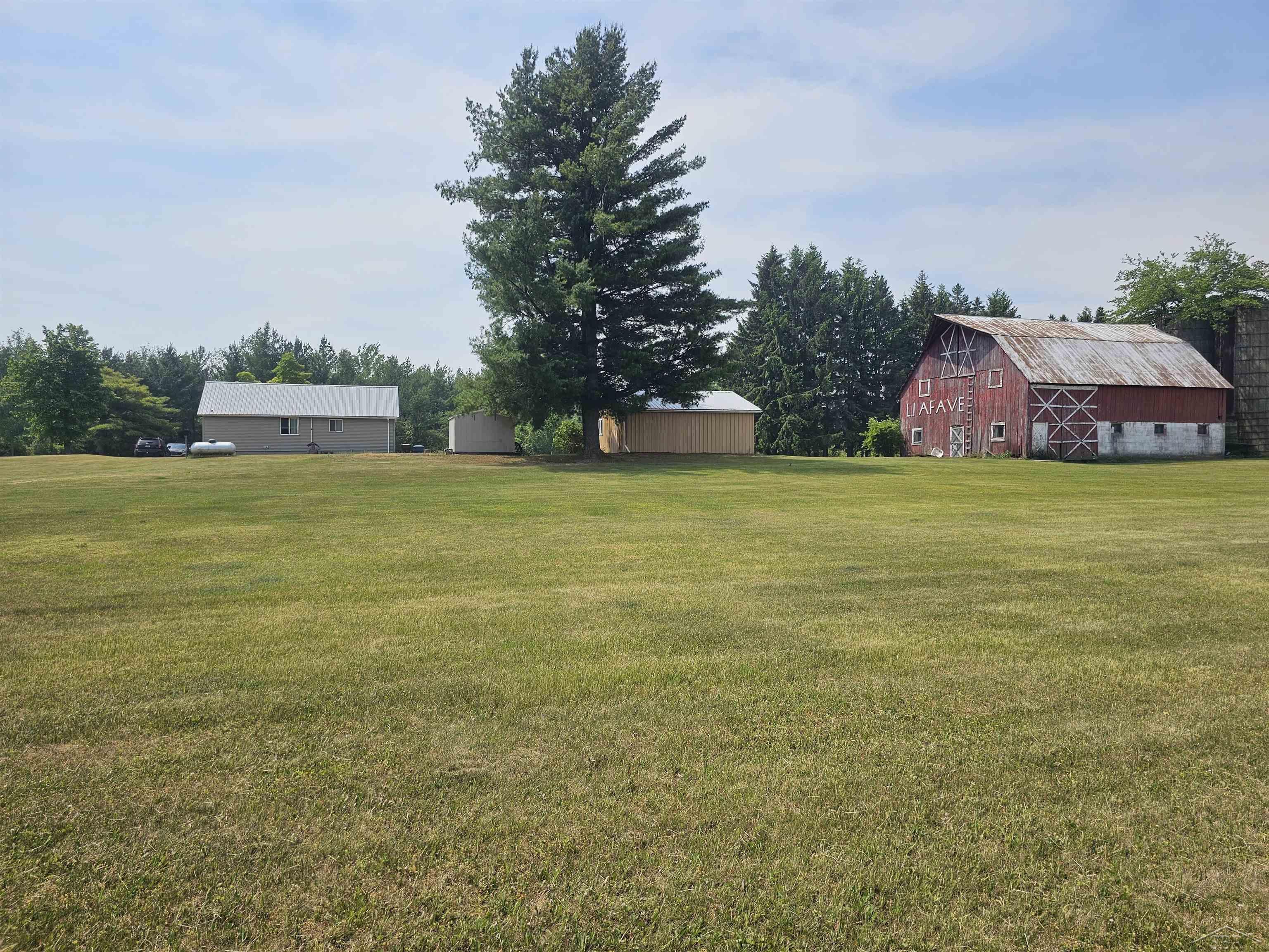 357 East Townline Road Pinconning, MI 48650 - Photo 32 of 36 50111229-31.JPG