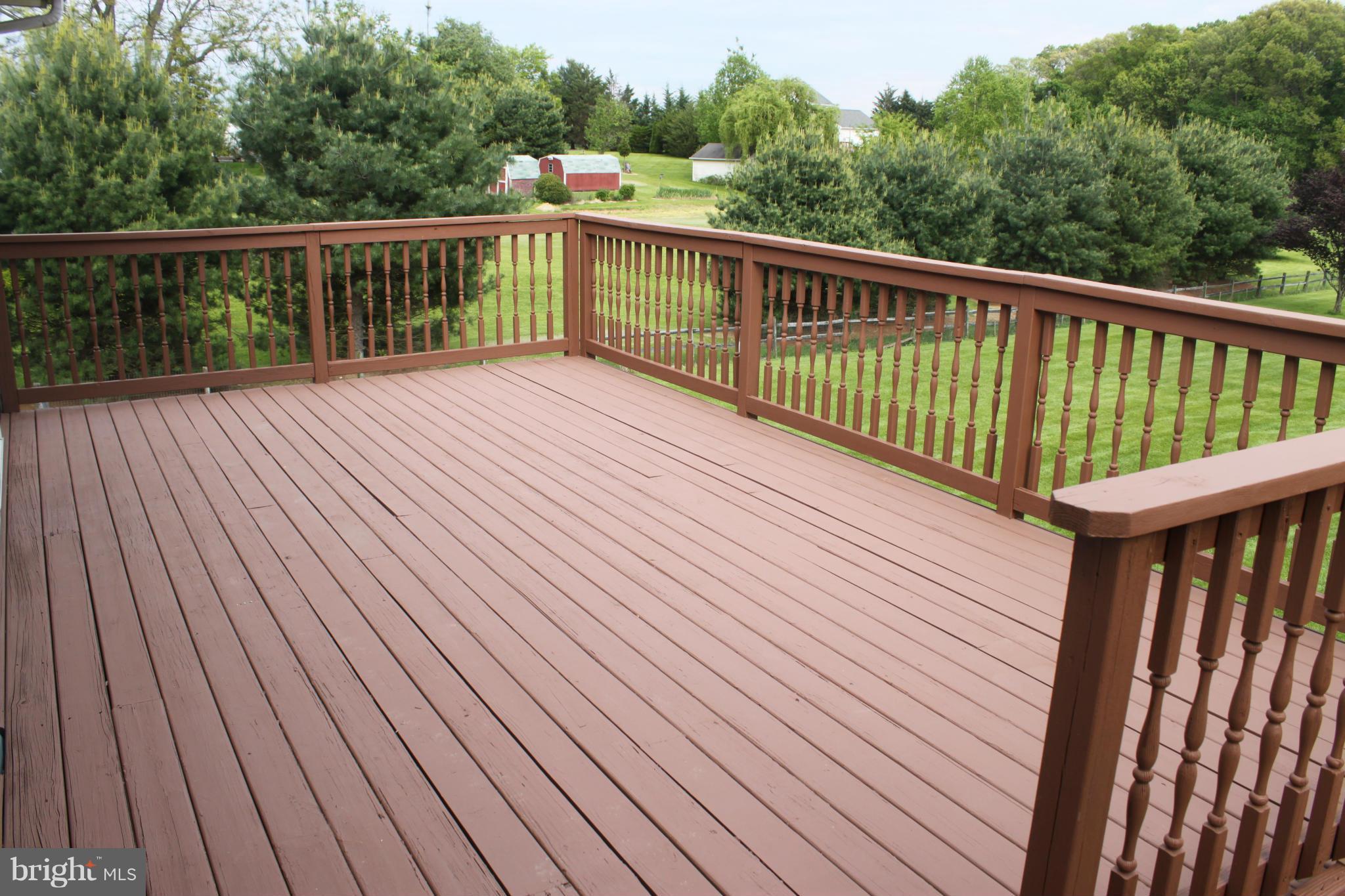 2923 Bird View Road Westminster, MD 21157 - Photo 15 of 18 Deck