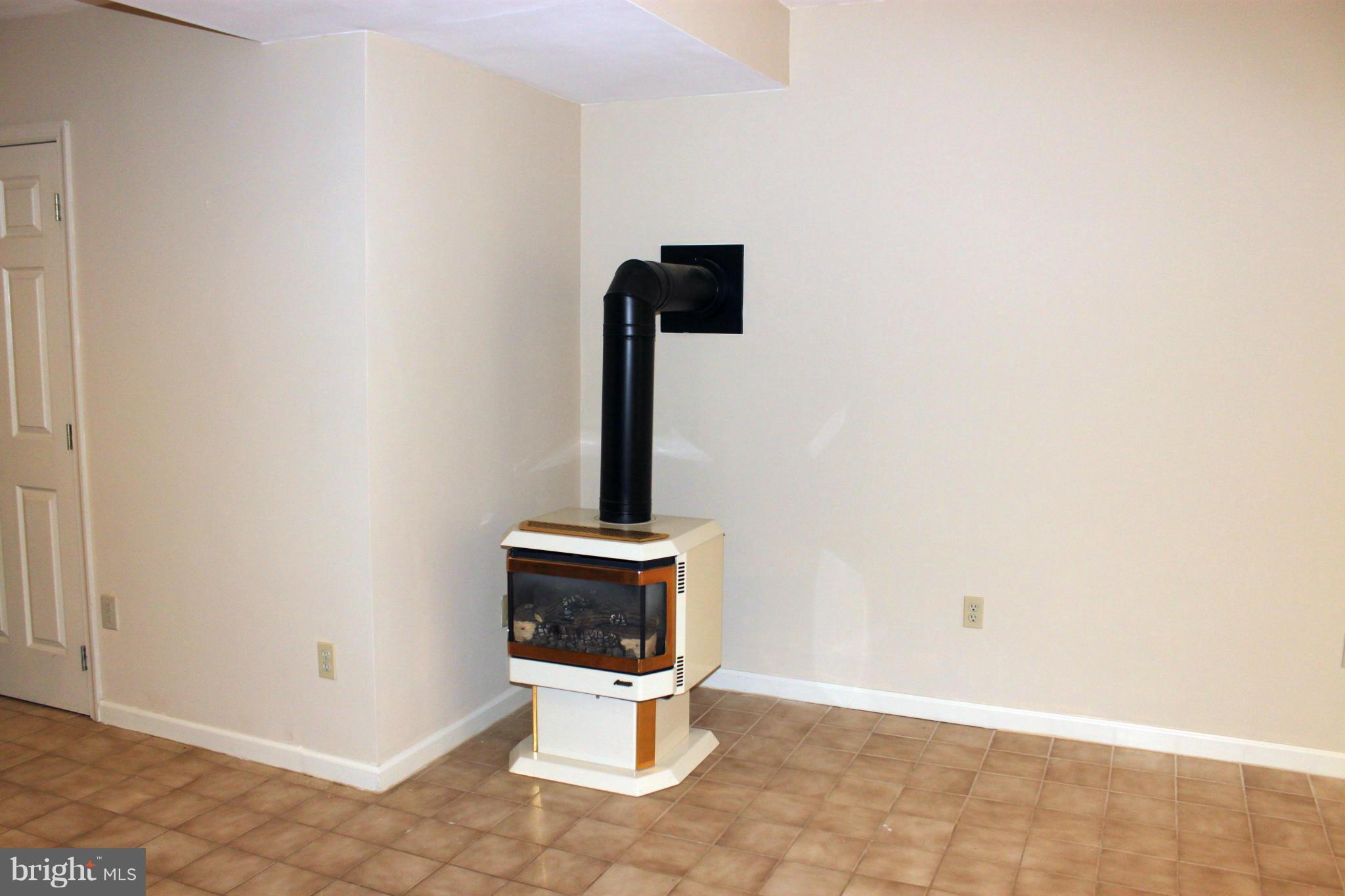 2923 Bird View Road Westminster, MD 21157 - Photo 7 of 18 Family Room