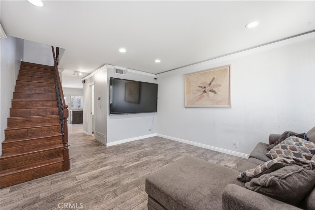 3424 Lockwood Court Simi Valley, CA 93063 - Photo 3 of 21
