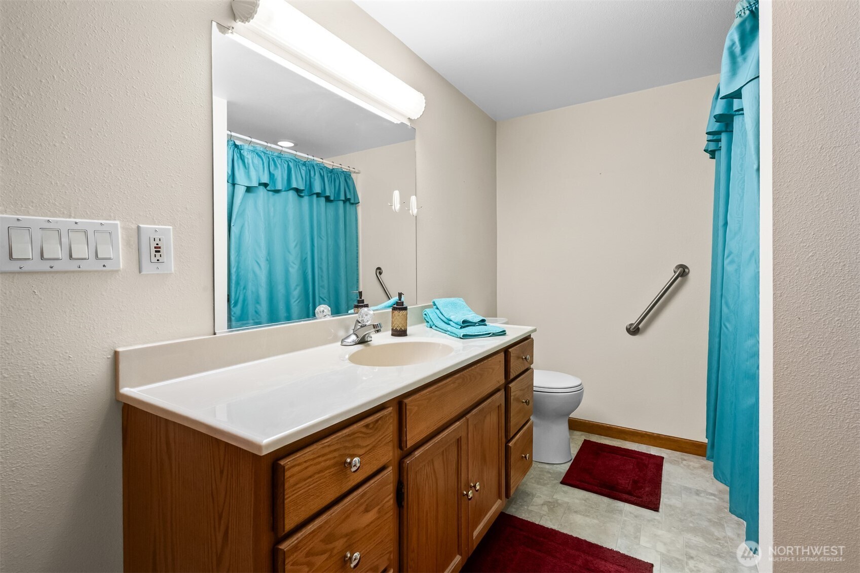 194 Piper Lane Chehalis, WA 98532 - Photo 15 of 40 a utility room with dryer and washer