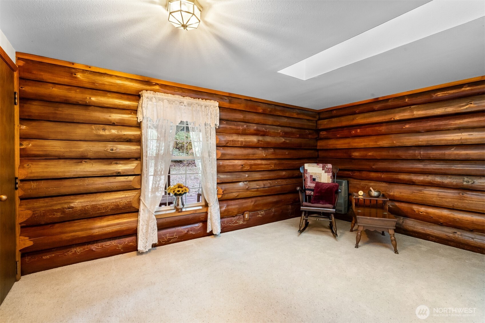 194 Piper Lane Chehalis, WA 98532 - Photo 16 of 40 a view of room with furniture and a window