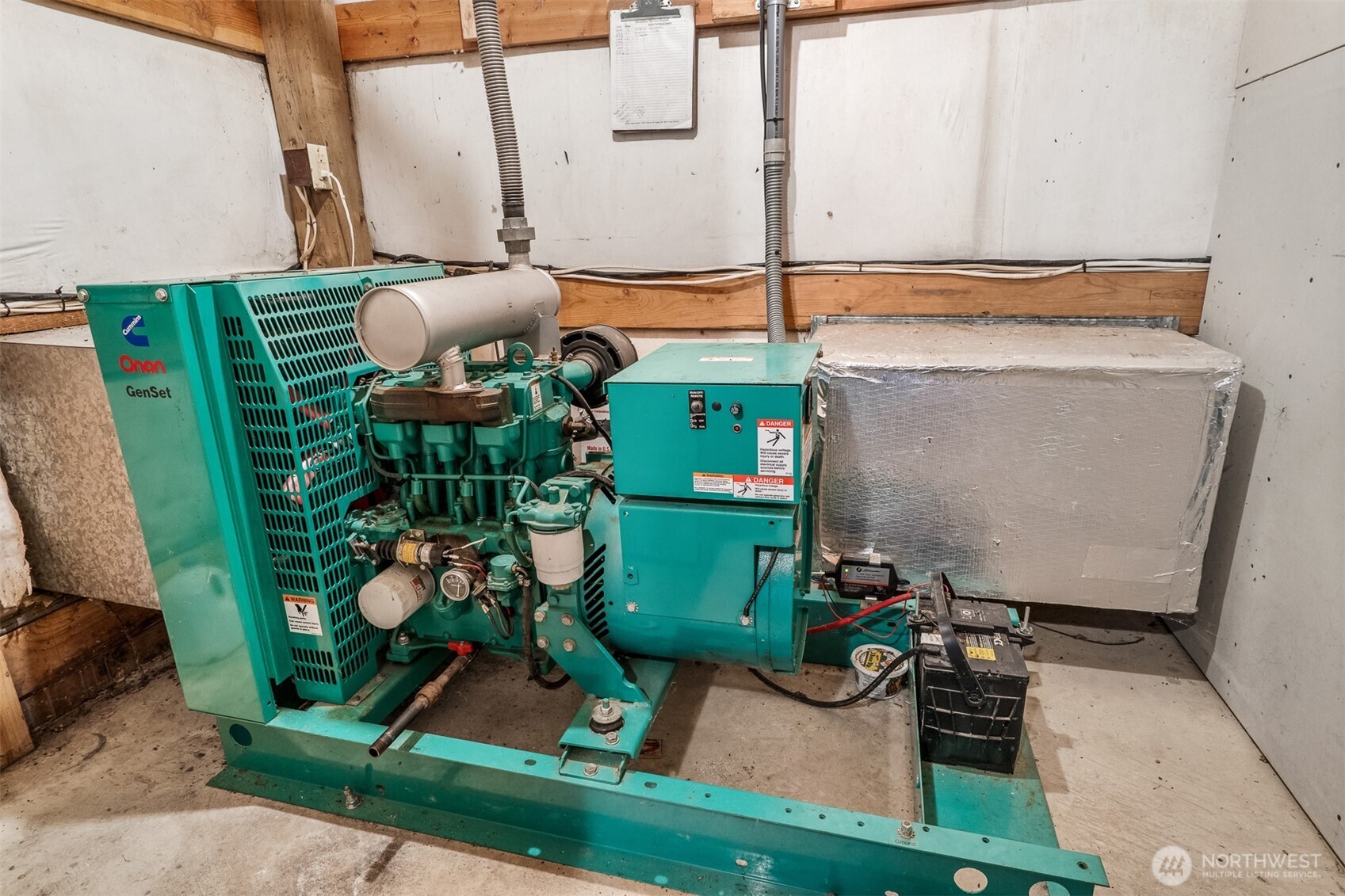 194 Piper Lane Chehalis, WA 98532 - Photo 28 of 40 a backyard of a house with lots of green space and outdoor seating