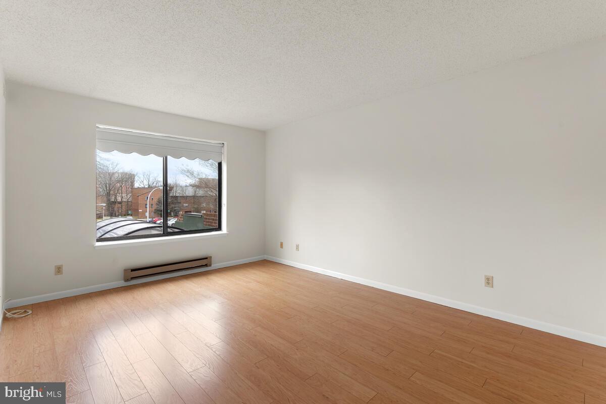 15311 Beaverbrook Court, Unit 902D Silver Spring, MD 20906 - Photo 24 of 30 Primary Bedroom
