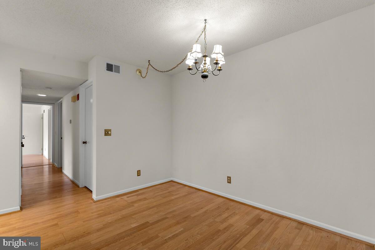 15311 Beaverbrook Court, Unit 902D Silver Spring, MD 20906 - Photo 9 of 30 Dining Room