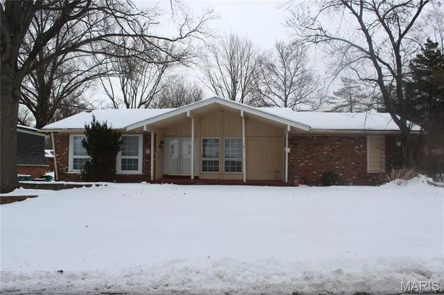 $229,900 | 12796 Merribrook Drive, Florissant, MO 63033