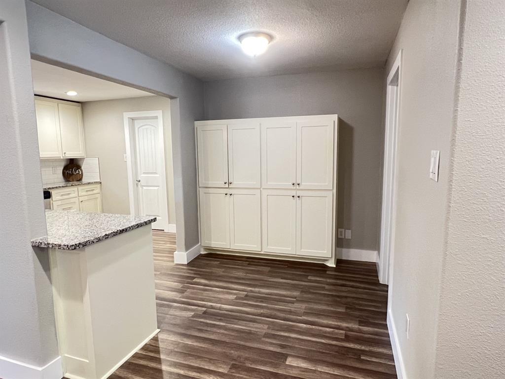 302 Glen Oaks Road Bonham, TX 75418 - Photo 5 of 17