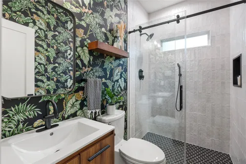 $925,000 | 1806 McDuffie Street, Houston, TX 77019