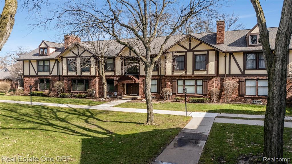 1708 Vernier Road Grosse Pointe Woods, MI 48236 - Photo 35 of 43