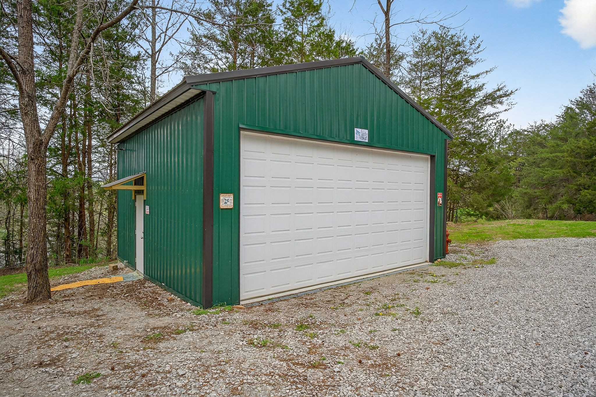 1237 Ridge Road Quebeck, TN 38579 - Photo 43 of 47 a backyard of a house