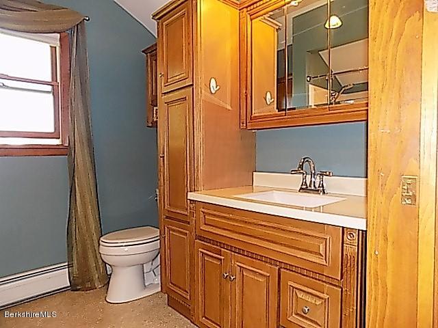 60 Ridgeway Avenue Pittsfield, MA 01201 - Photo 18 of 28 18 Second Floor Bath 2