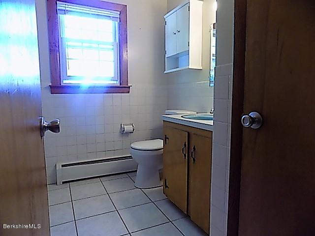 60 Ridgeway Avenue Pittsfield, MA 01201 - Photo 19 of 28 19 First Floor Bath
