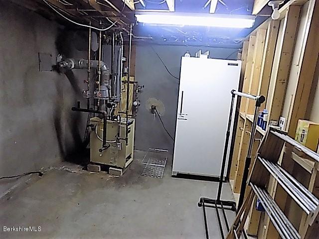 60 Ridgeway Avenue Pittsfield, MA 01201 - Photo 22 of 28 22 Basement 3